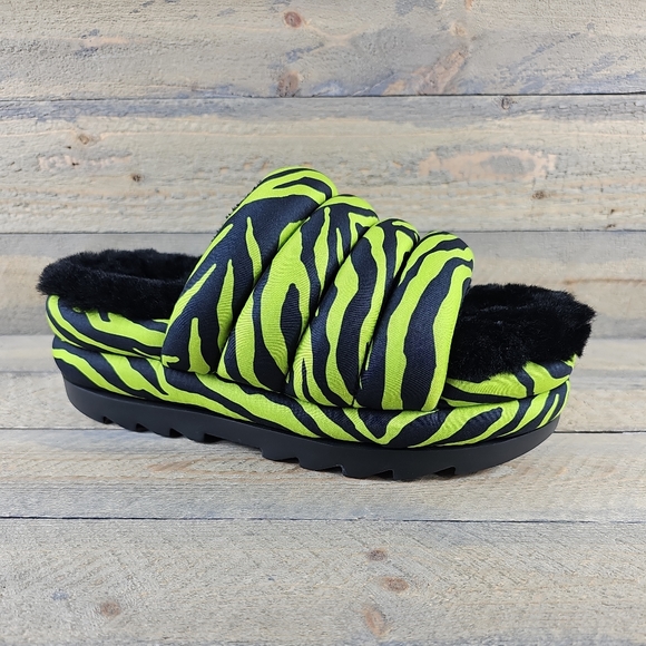 UGG Shoes - UGG Maxi Slide Platform Tiger Print Key Lime Black